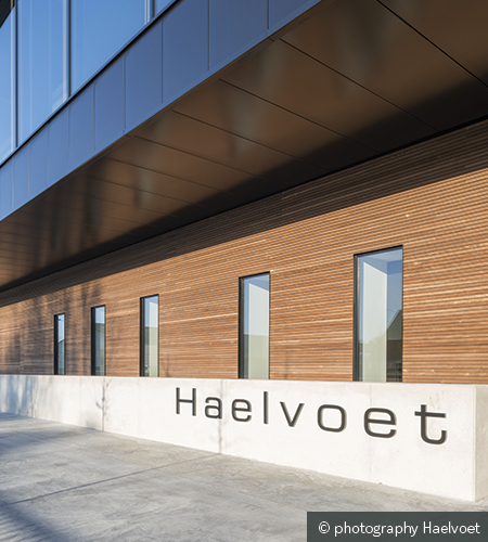 offices_haelvoet_cladding_thermoash_by_carpentier_mobile