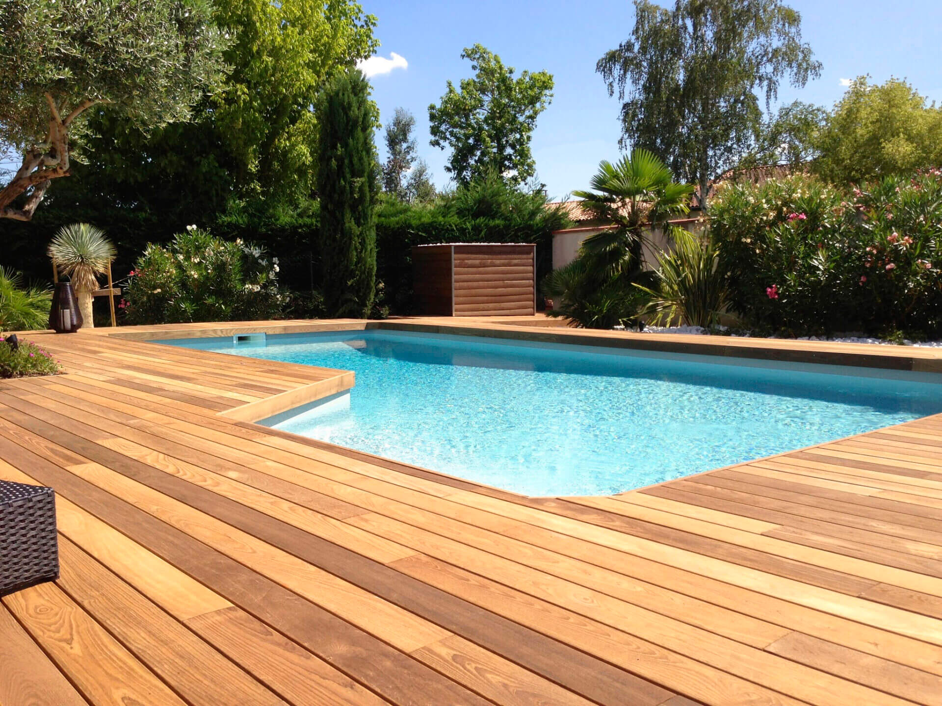Contour de piscine en Thermofrène